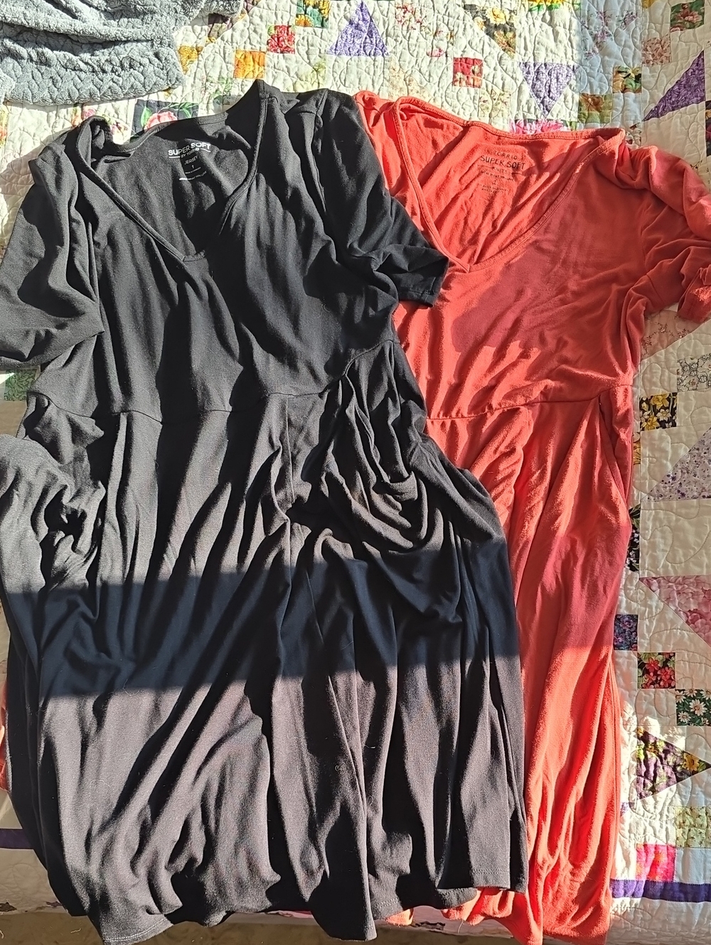 Two Women's V-Neck Short Sleeve Dresses - Black & Ginger